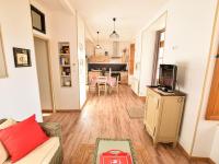 Kuchnia lub aneks kuchenny w obiekcie Gîte restauré 6 pers. au bord de la rivière, proche centre, parking et wifi - FR-1-410-380