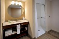 Hotel Dello Ft Lauderdale Airport, Tapestry Collection by Hiltonにあるバスルーム