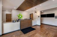 Extended Stay America Premier Suites - Tampa - Fairgrounds - Casinoにあるテレビまたはエンターテインメントセンター