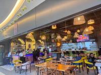 En restaurant eller et andet spisested på GTC Posh Hideaway in Westlands