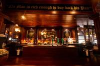 Ο χώρος του lounge ή του μπαρ στο Eko Hotel Gardens