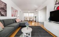 Televízia a/alebo spoločenská miestnosť v ubytovaní Luxury residence Adriatic Pearl