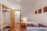 Postel nebo postele na pokoji v ubytování San Mames Apartment - Free Parking