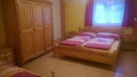Postel nebo postele na pokoji v ubytování Hotel Klein Matterhorn