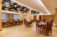 Εστιατόριο ή άλλο μέρος για φαγητό στο Araliya Red - Budget friendly Hotel- Where you find stunning 360 panoramic view of Nuwara Eliya