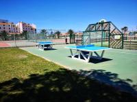 Tenis alebo squash v ubytovaní Résidence Antigua - Studio Cabine 4 couchages LE BARCARES MAE-8304 alebo jeho okolí