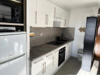 Kuchyňa alebo kuchynka v ubytovaní Résidence Antigua - Studio Cabine 4 couchages LE BARCARES MAE-8304