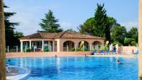 Basen w obiekcie Résidence Les Parcs de Grimaud - maeva Home - Appartement 2 pièces 4 personnes Prestige MAE-2246 lub w pobliżu