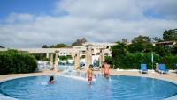 Basen w obiekcie Résidence Les Parcs de Grimaud - maeva Home - Appartement 2 Pièces 4 Personnes - Confort MAE-0289 lub w pobliżu