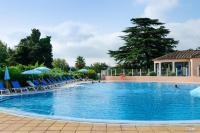 Basen w obiekcie Résidence Les Parcs de Grimaud - maeva Home - Appartement 2 Pièces 4 Personnes - Confort MAE-0289 lub w pobliżu