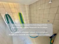 Łazienka w obiekcie Candy Cotton - Piscina, Doble terraza, Cocina completa, Wifi y Parking