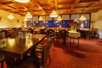 Un restaurante u otro lugar para comer en Hotel Toggenburg