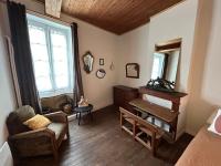 Plan piętra w obiekcie Maison dans la magnifique village de Montjoi