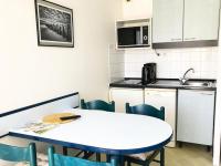 Kuchnia lub aneks kuchenny w obiekcie Résidence Le Boucanier - Studio pour 4 Personnes 144