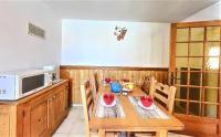 Kuchnia lub aneks kuchenny w obiekcie Chalet Les Airelles - APPARTEMENT DANS CHALET AVEC GARAGE MAE-9054