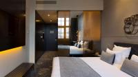Een zitgedeelte bij art'otel amsterdam, Powered by Radisson Hotels