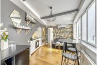 Kuchnia lub aneks kuchenny w obiekcie Montmartre Cozy and bright 1BD with terrace