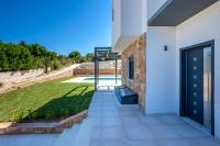 Bazén v ubytovaní Alfie Luxury villa with private pool alebo v jeho blízkosti