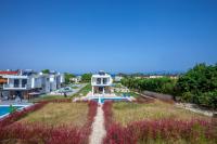 Bazén v ubytovaní Alfie Luxury villa with private pool alebo v jeho blízkosti