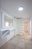 Posteľ alebo postele v izbe v ubytovaní Alfie Luxury villa with private pool