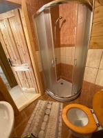 A bathroom at Privat Greta