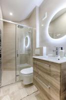 Um banheiro em Al&eacute;sia/Remy Dumoncel : Charming Apartment 1BR-4P