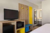 TV&#47;Unterhaltungsangebot in der Unterkunft Days Inn by Wyndham Cocoa Beach Port Canaveral