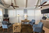 TV&#47;Unterhaltungsangebot in der Unterkunft Days Inn by Wyndham Cocoa Beach Port Canaveral