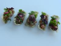 Een groep van negen voedselproducten op een witte achtergrond. bij La Maison Saint-Martin in Agonac