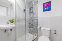 A bathroom at LooP America