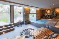 Bazén v ubytovaní Hotel Il Corazziere alebo v jeho blízkosti