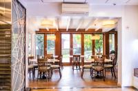 A restaurant or other place to eat at Hotel Alda Bonaval