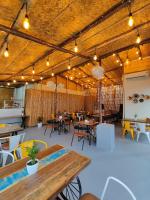 Restaurace v ubytování 131,The Nook