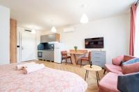 Kuchyň nebo kuchyňský kout v ubytování WOW studios for rent 2 bul Montevideo 25A - B
