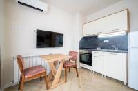 Kuchyň nebo kuchyňský kout v ubytování WOW studios for rent 2 bul Montevideo 25A - B