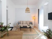 A seating area at Bright and Elegant Gran Via apartments