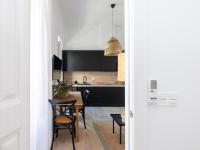 A kitchen or kitchenette at Bright and Elegant Gran Via apartments