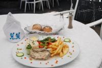 Jídlo v hotelu nebo okolí