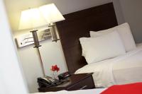 Rutgers University Inn and Conference Centerにあるベッド