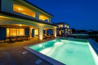 Bazén v ubytování Luxury Villa Loma 1 nebo v jeho okolí
