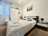 Posteľ alebo postele v izbe v ubytovaní Apartments by the sea Sali, Dugi otok - 12757