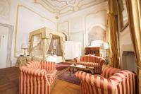 A seating area at Hotel Villa Cornér Della Regina