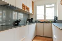 Virtuve vai virtuves zona naktsm&#x12B;tn&#x113; Charming apartment with terrace - in the heart of the 17th