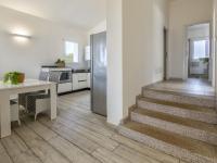 Kuchnia lub aneks kuchenny w obiekcie Villa Chicca by Interhome