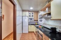 Kuchyň nebo kuchyňský kout v ubytování BBarcelona Gaudí Avenue Flat