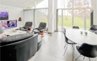 TV a/nebo společenská místnost v ubytování Holiday Home Rønnemose Sydals Xii