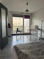Część wypoczynkowa w obiekcie Logement type studio 1 piece proche zénith