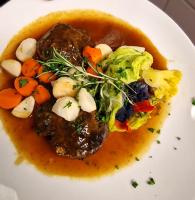 Jídlo v hotelu nebo okolí