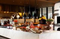 ホテルの敷地内または近くでの食事または食べ物