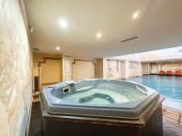 Bazén v ubytování Sea Views Indoor Pool Sauna Gym Wifi nebo v jeho okolí